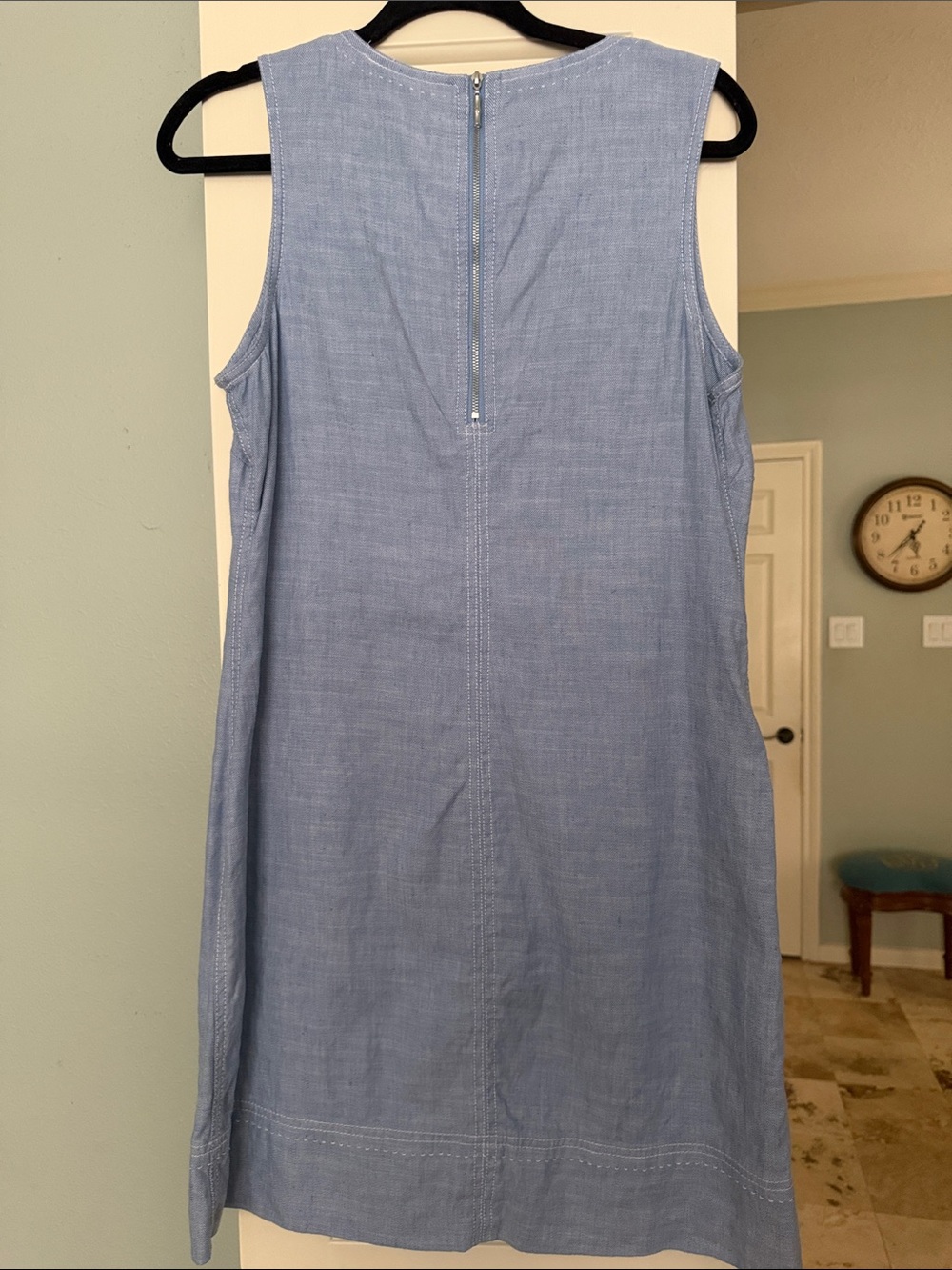 Tommy Bahama Light Blue Label Shirt Collar Detail - Picture 2 of 3